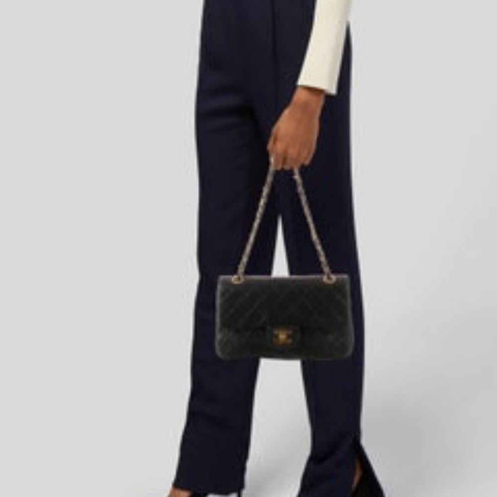 CHANEL Vintage Classic Small Double Flap Bag - Picture 2 of 15